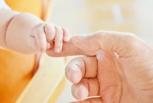Hemisphaerotomie baby 2416718 Bild von Rita auf Pixabay